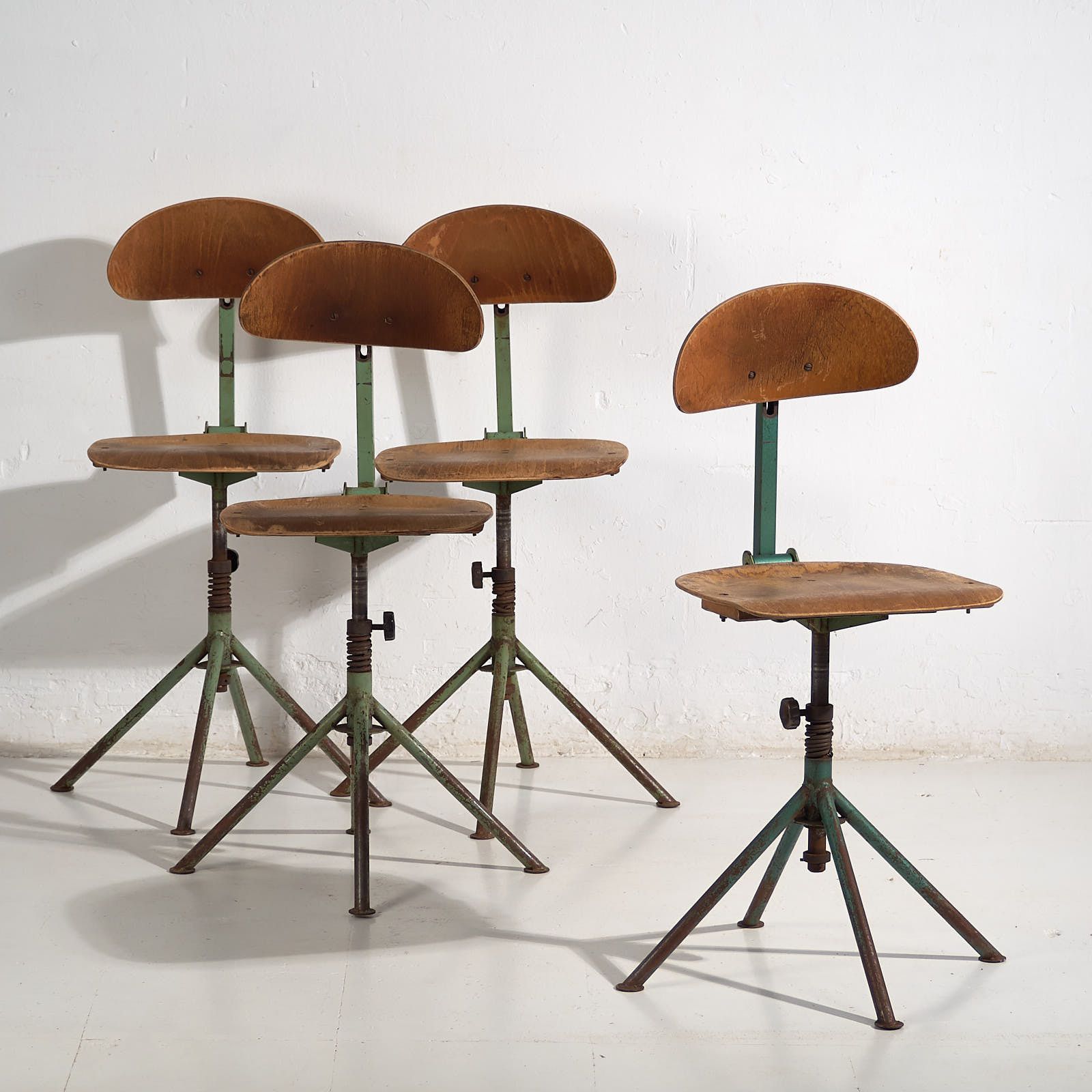 Vintage Swivel Chairs (C.1950). Set Of 4 Pieces #2