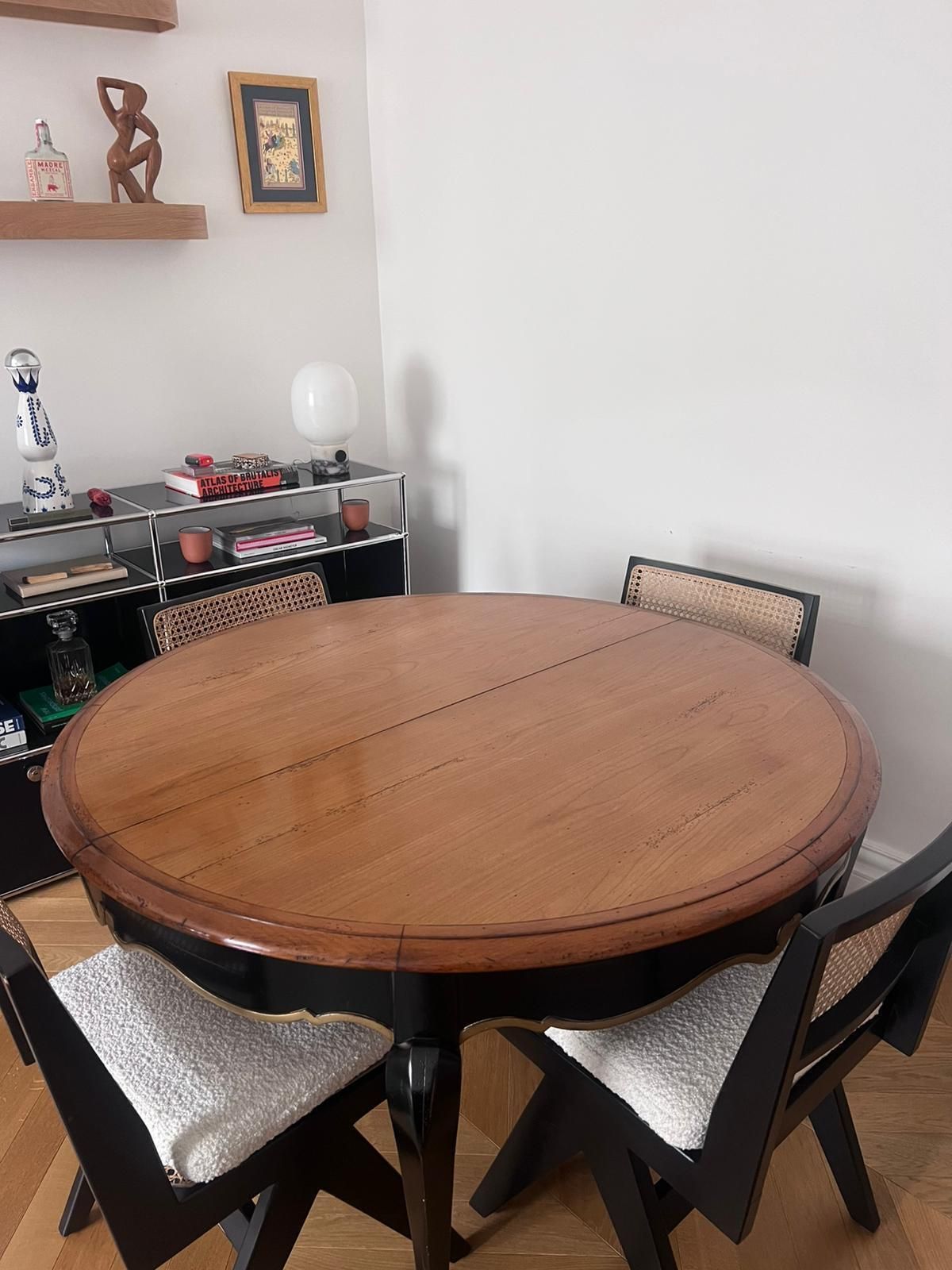 photo furniture Roche Bobois  (Volubilis Collection) Round Table Louis XV