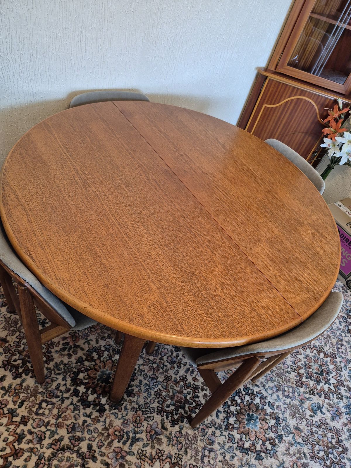 Elliots Of Newbury Dining Table & 4 Chairs