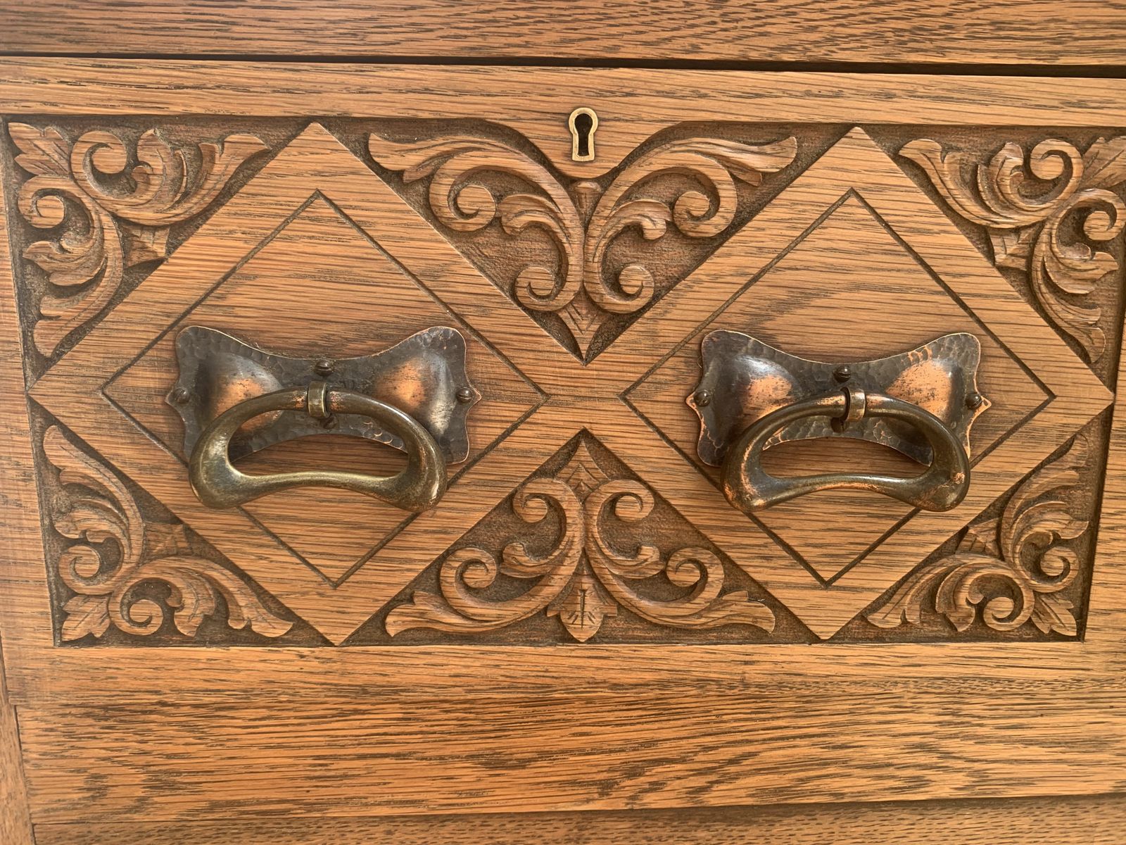 Console Circa 1920,Excellent Condition.Great For Any Room If Your Choice. photo Furniture