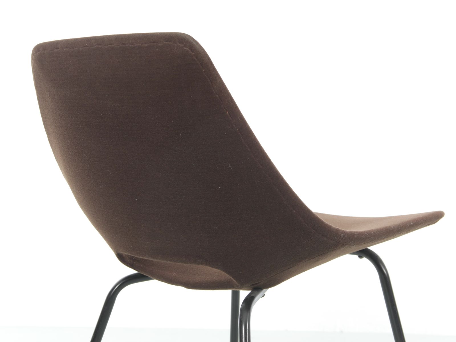 photo vintage Mid Century Modern Pair Of “Tonneau” Chairs, 1965 Edition By Steiner, Designed By Pierre Guariche