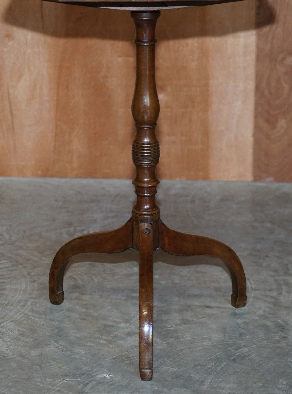 Antique Georgian Walnut Tripod Side End Lamp Or Wine Table Original Patina photo vinterior