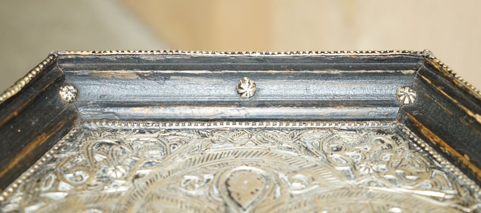 photo vintage Antique Indian Repousse Pewter With Stone Inlaid Detailing Side Lamp Wine Table