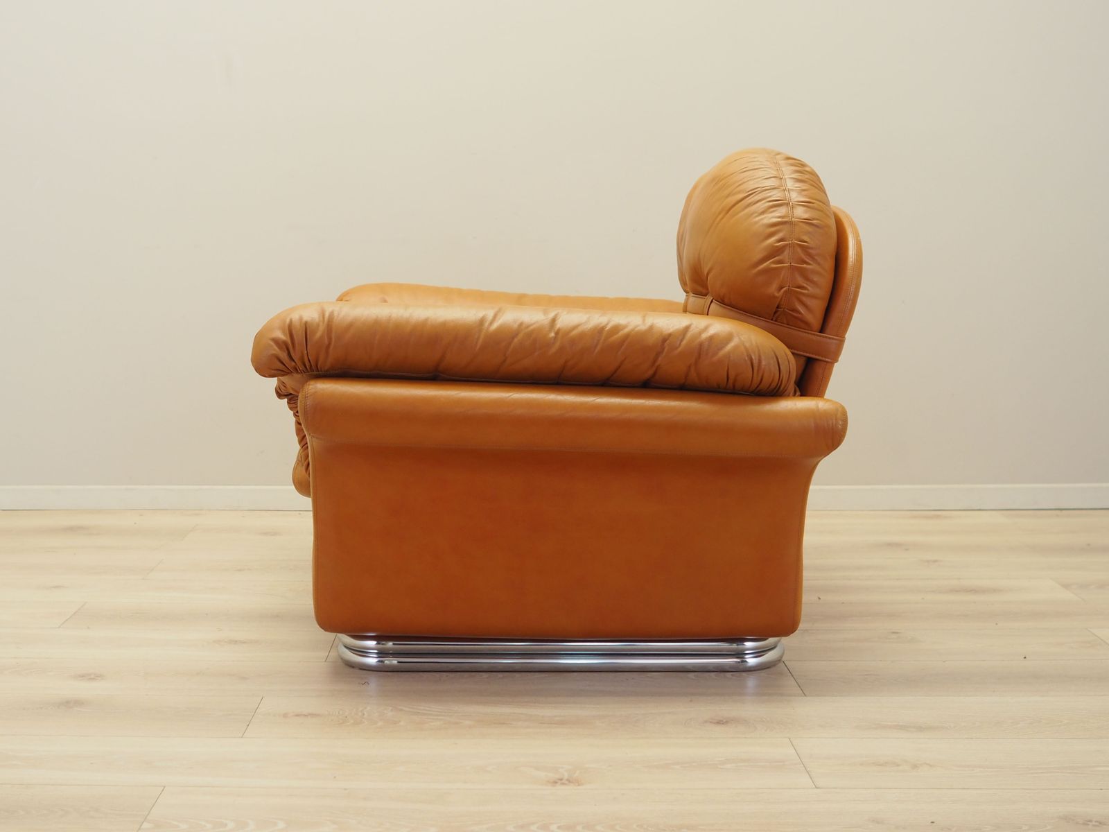 Oranje Fauteuil, Space Age Design, Jaren 1960, Italië photo for sale