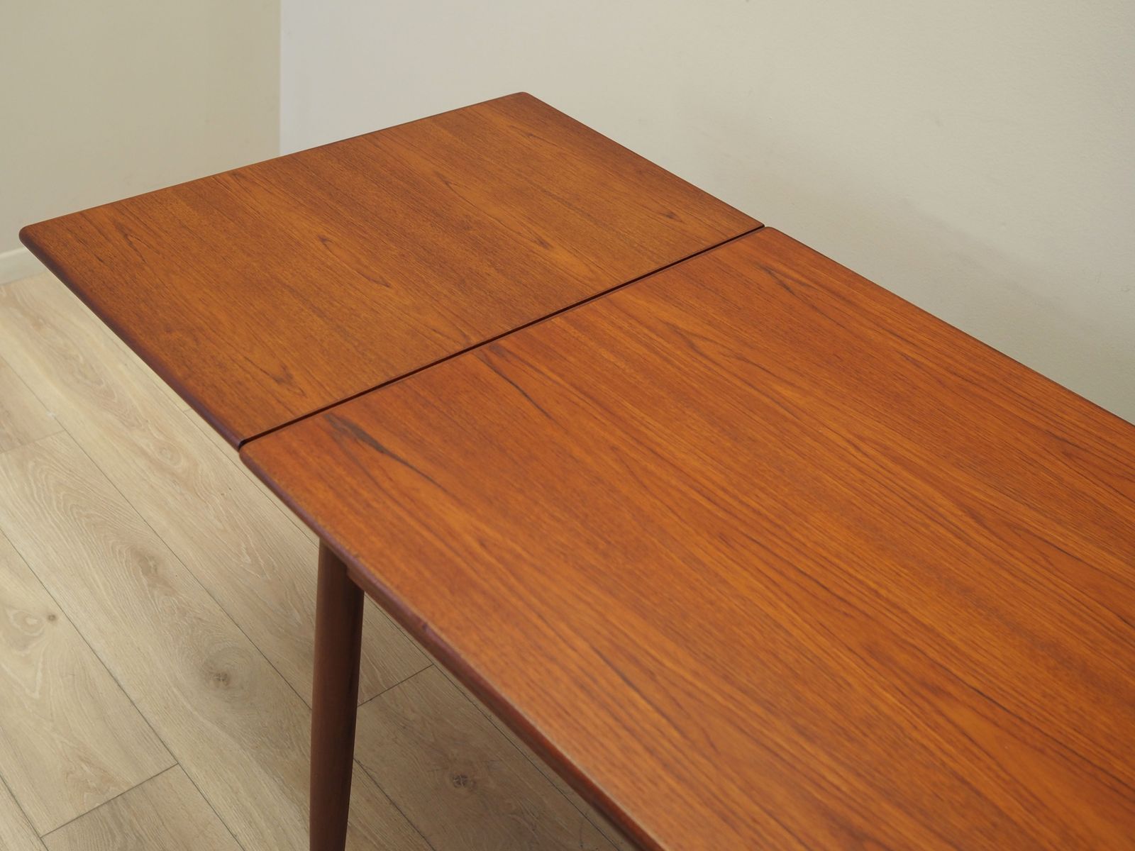 photo vinterior Teakhouten Tafel – Deens Design, Ca. Jaren 1970, Geproduceerd In Denemarken