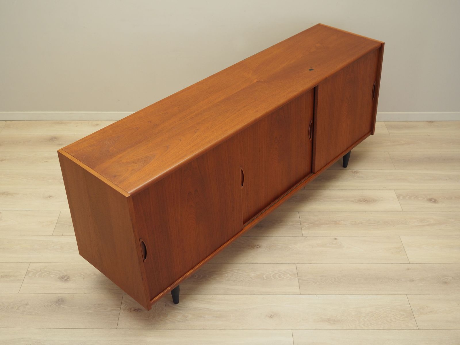 photo furniture Teakhouten Dressoir – Deens Design, Jaren 1970, Geproduceerd In Denemarken