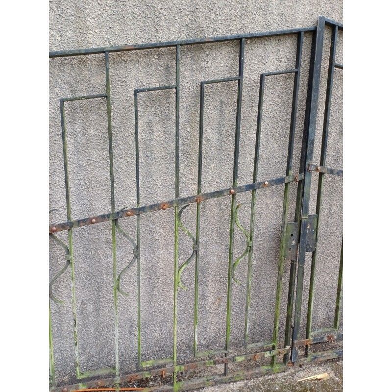 Wrought Iron Gate With 2 Leaves photo 408.0