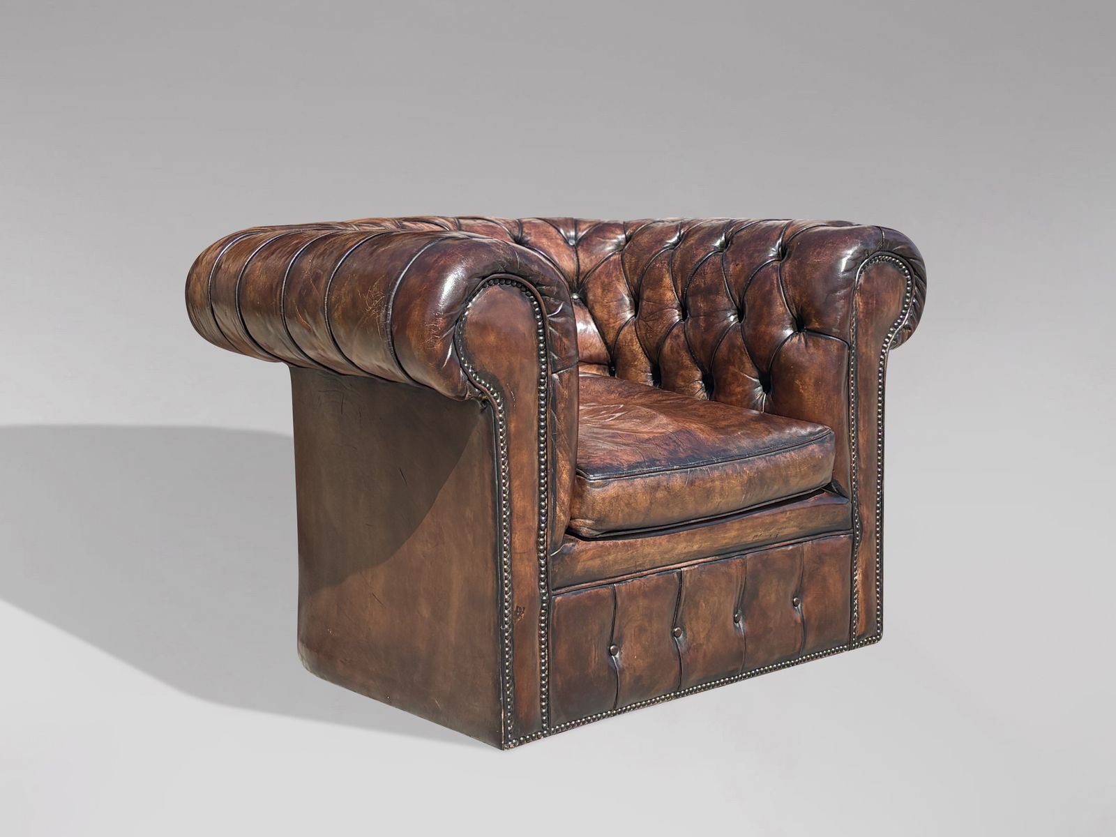 Early 20th Century Brown Leather Chesterfield Armchair photo for sale