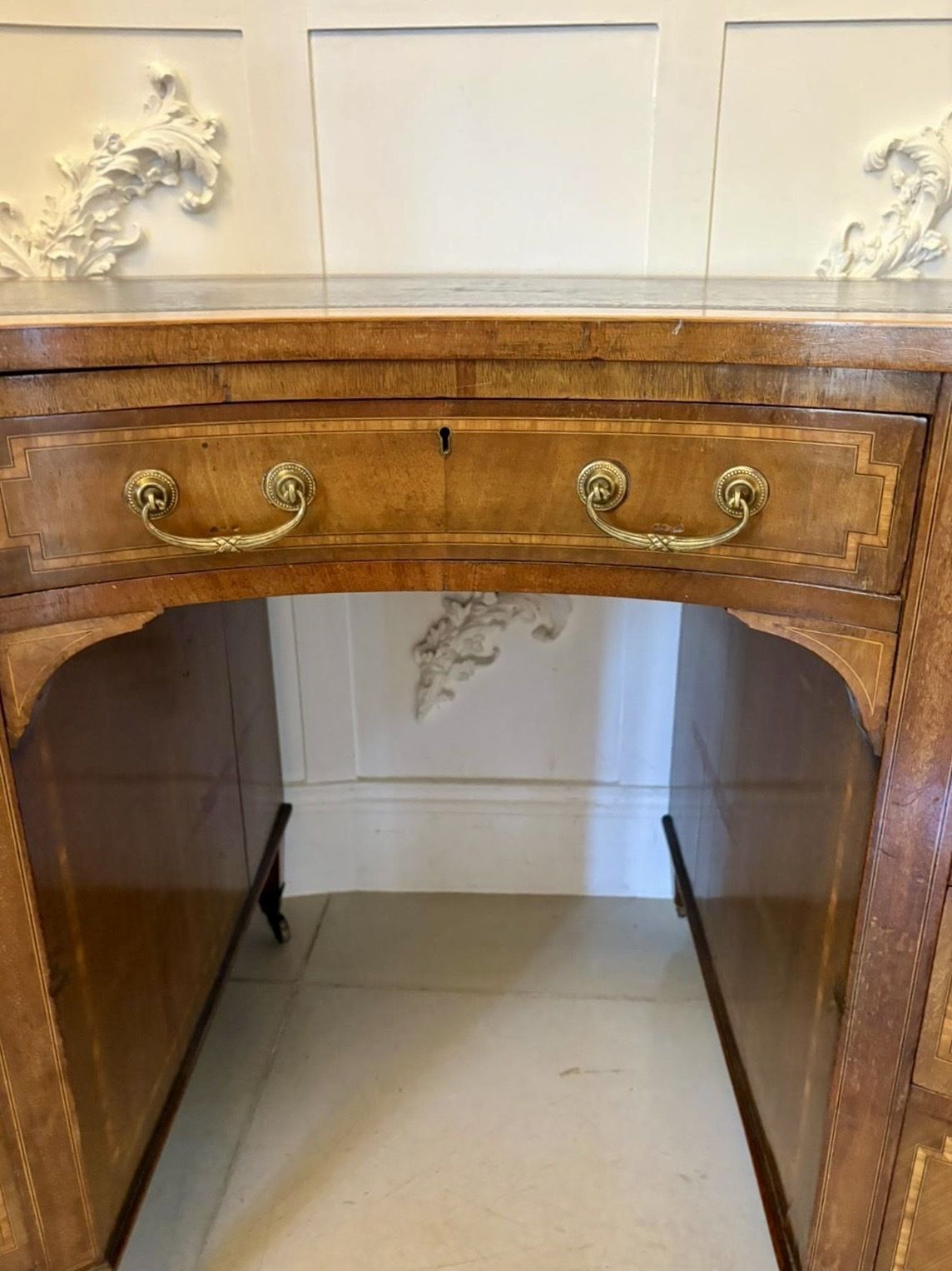 Large Antique Quality Inlaid Mahogany Freestanding Kidney Shaped Desk photo vinterior