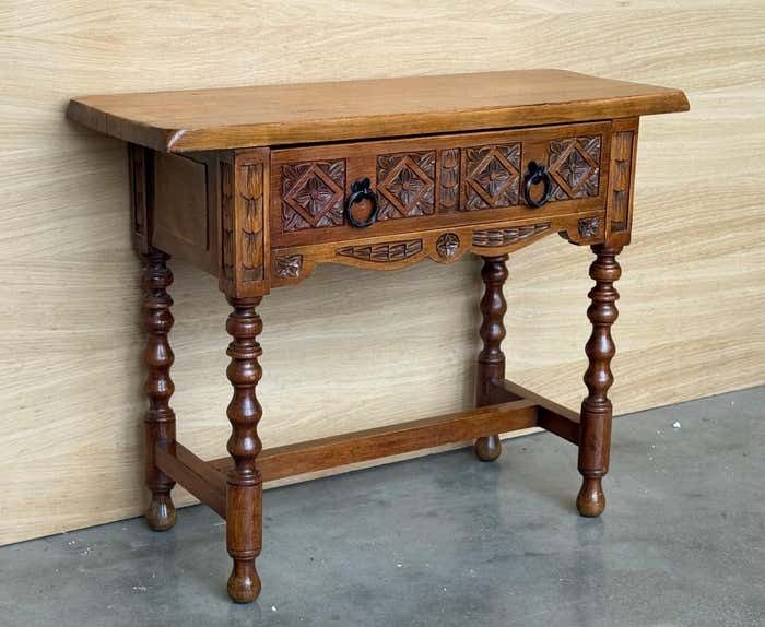 Grande table de chevet ou console basse espagnole avec tiroir photo Mobilier