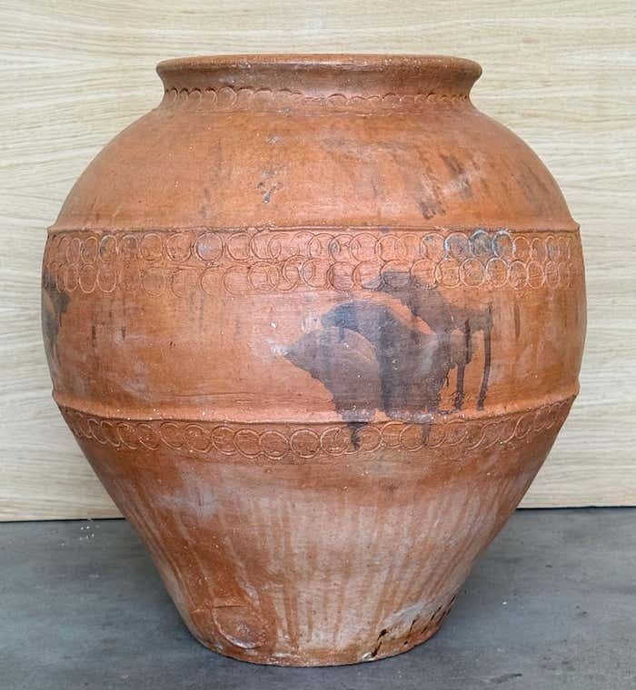 Rare pot à fleurs en terre cuite sculpté à la main, France, XVIIIe siècle photo 1751.0