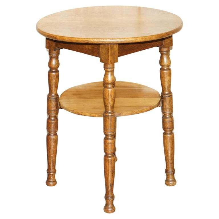 Lovely Circa 1900 English Oak Side Table With Turned Legs And A Nice Rich Patina