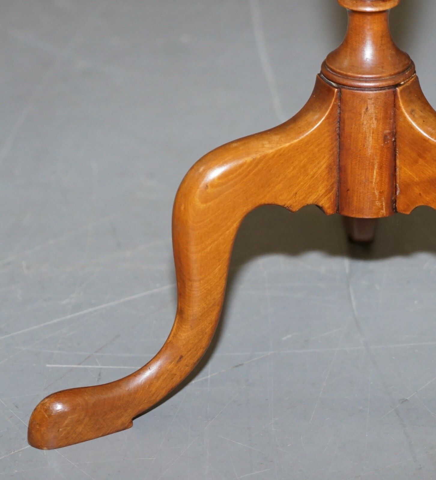 Stunning Hand Painted Mahogany Sheraton Revival Tripod Side End Lamp Wine Table photo vintage