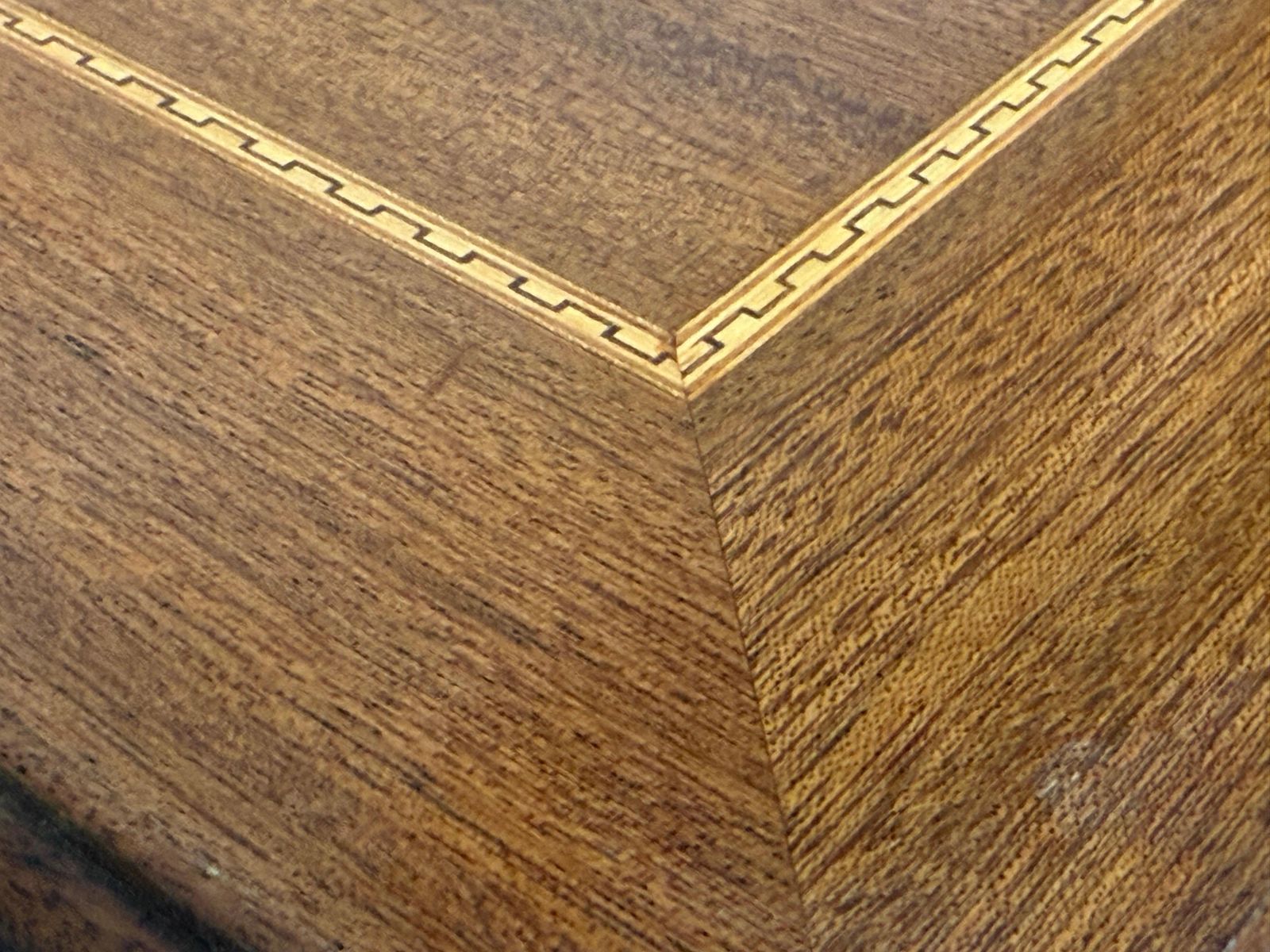 photo for sale Tables de chevet ou tables d'appoint françaises en noyer, début du XXe siècle, à deux tiroirs