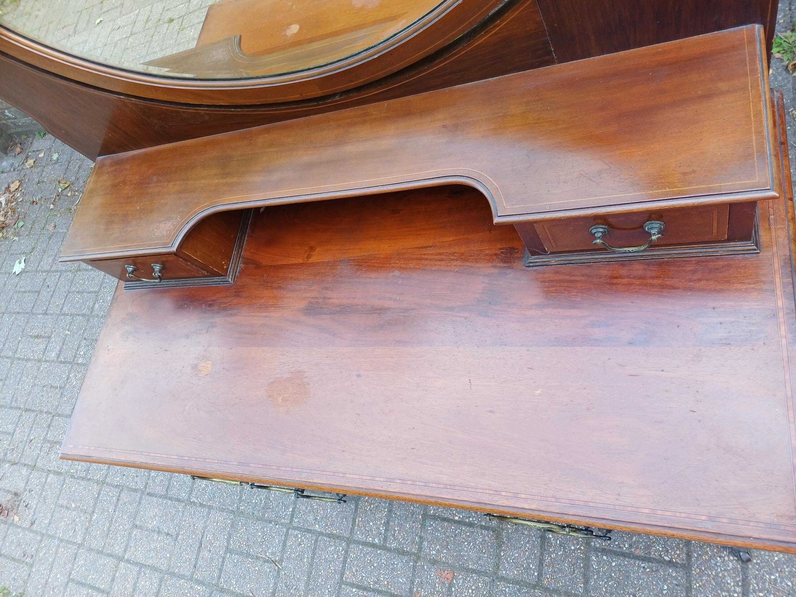 photo furniture Antique Edwardian Mahogany Dressing Table With Oval Mirror & Brass Handles – Early 20th Century Vanity Chest Of Drawers