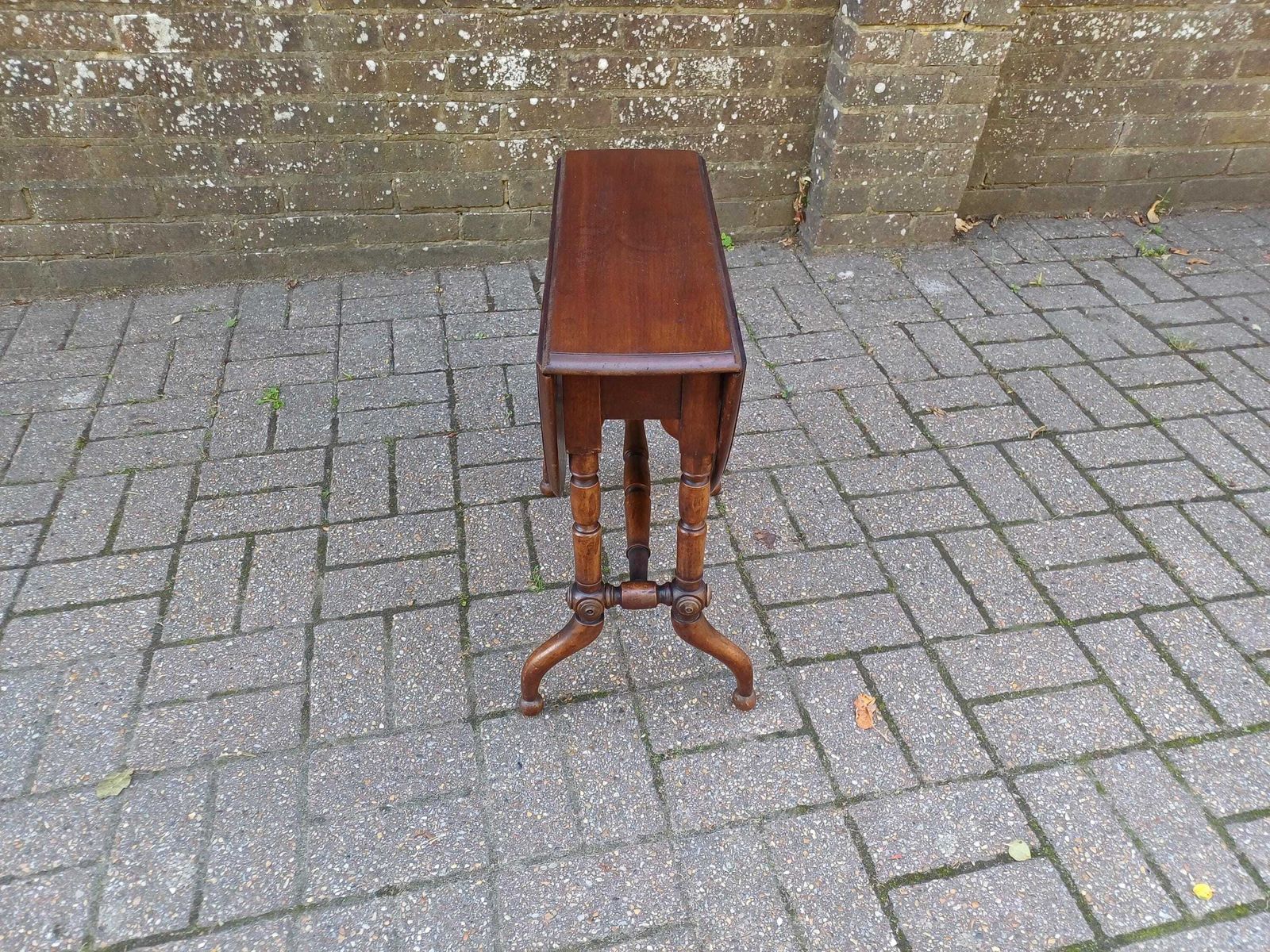 Antique Mahogany Victorian Drop Leaf Sutherland Pembroke Side Table C1880 Compact Occasional Lamp Table With Turned Legs Occasional photo vintage