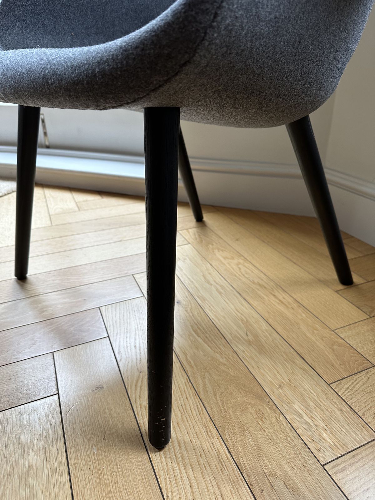 Vitra Organic Chair By Charles Eames & Eero Saarinen photo 1200.0