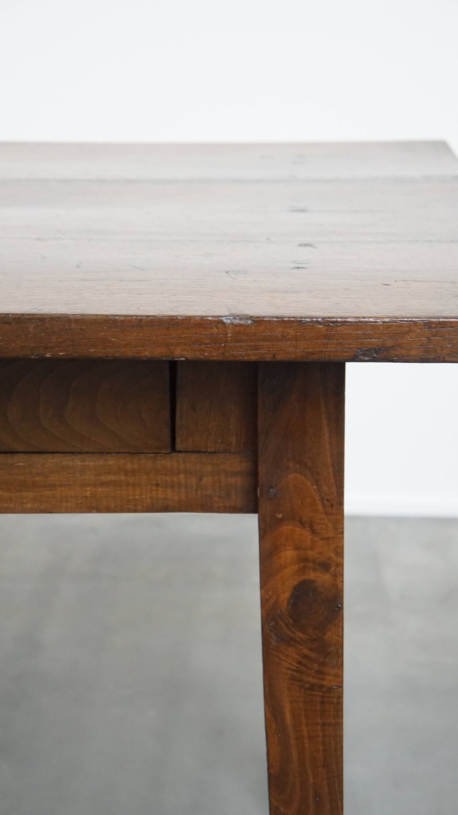 photo for sale Timeless Antique Early 19th Century English 6 Person Dining Table With A Beautiful Walnut Top And 3 Drawers