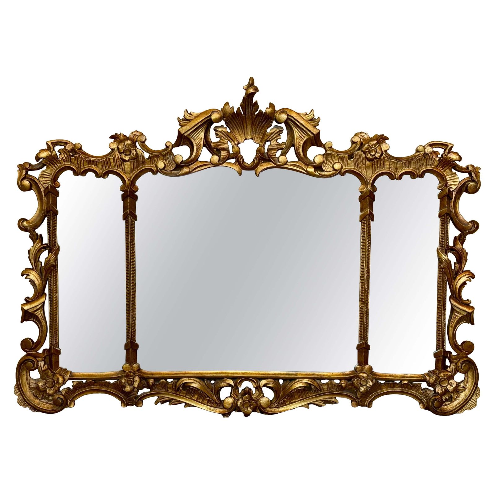 Miroir horizontal de style baroque espagnol en noyer sculpté et doré, XXe siècle