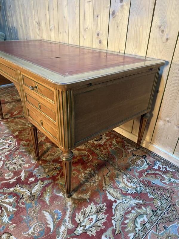 Bureau Plat Double De Style Louis XVI En Acajou à 8 Pieds photo Furniture