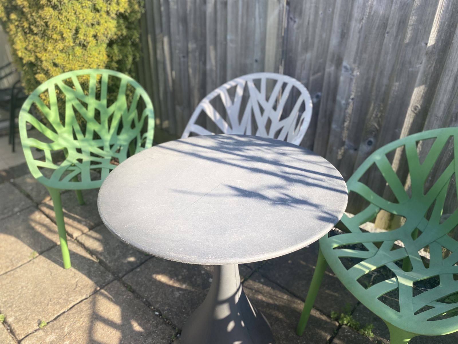 Vitra Vegetal Design Classic Set Of  4 Outdoor Chairs With Driade Kissi Kissi Table photo furniture