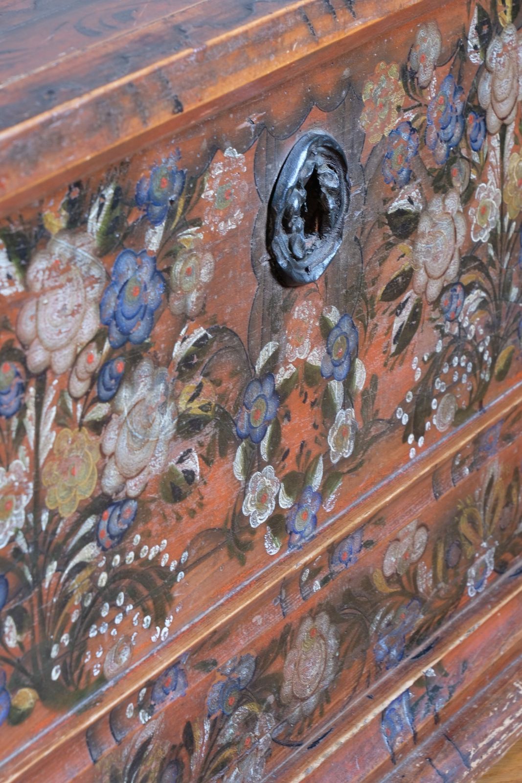 photo buy Late 18th Century Alpine Painted Pine Coffer | Continental Folk Art Chest