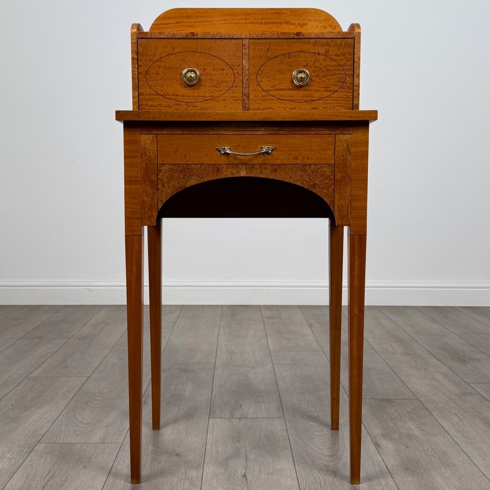 Antique 20th Century Fine Quality Cabinet In Satinwood