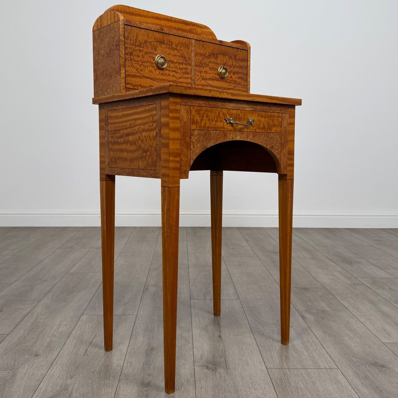 photo furniture Antique 20th Century Fine Quality Cabinet In Satinwood