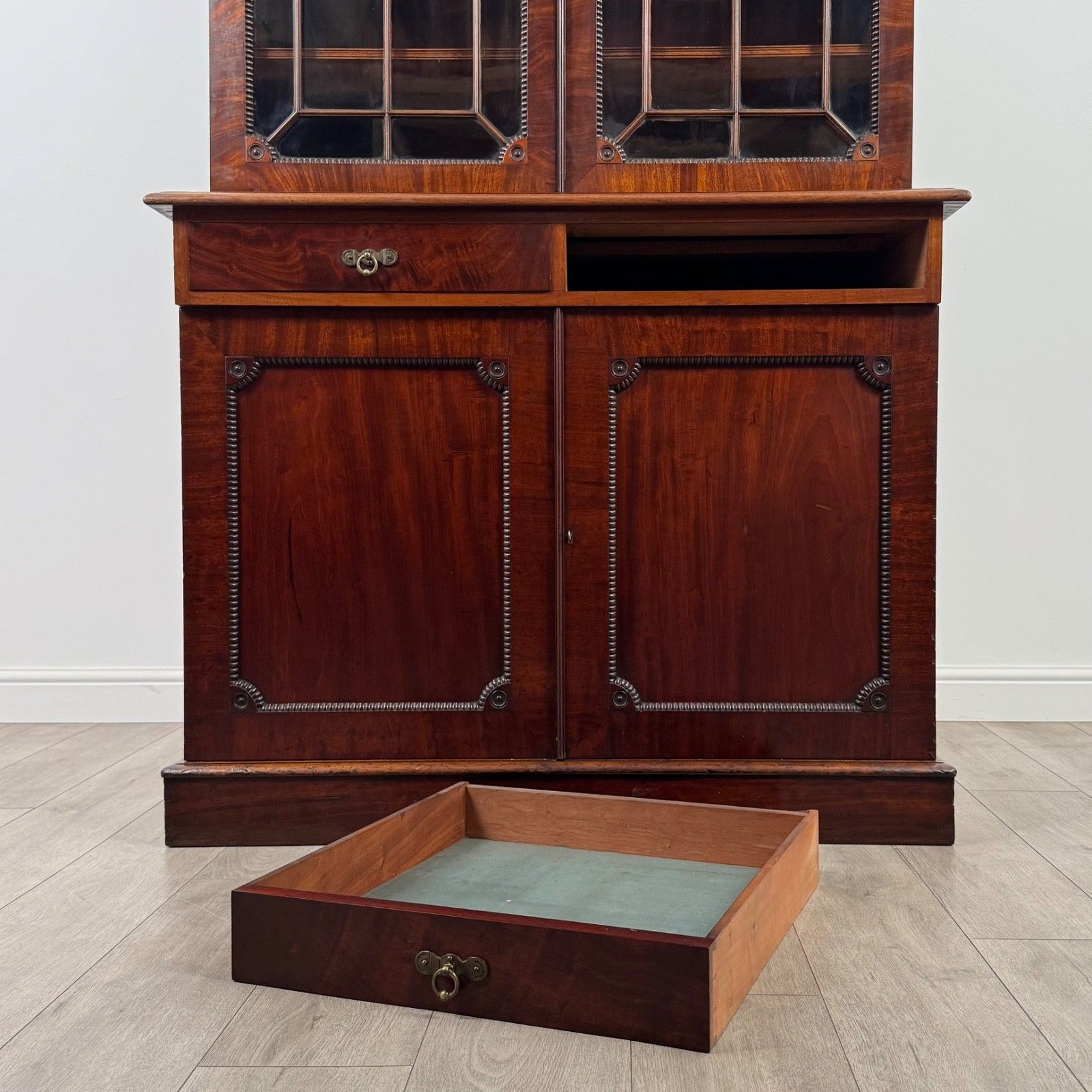 1495.0 Antique 19th Century Regency Style Bookcase In Mahogany photo