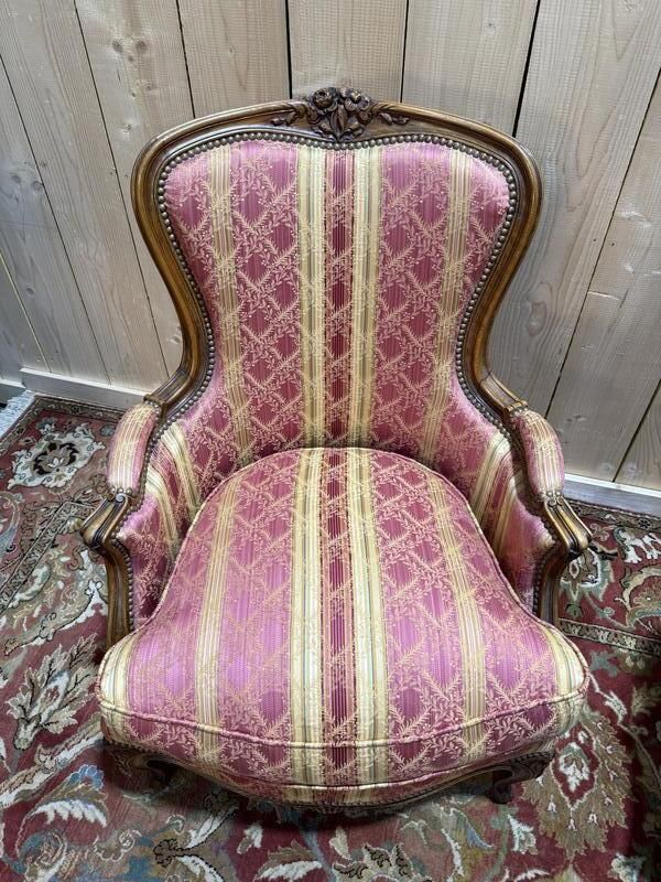 Paire De Fauteuils   Bergères De Style Louis XV En Soierie photo vintage
