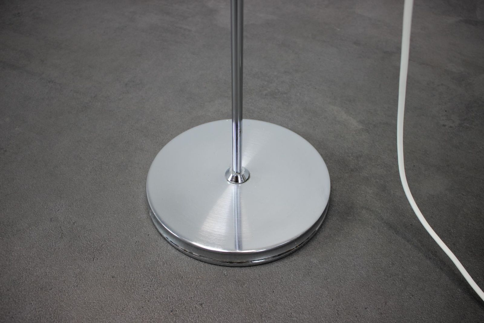 Mid Century Floor Lamp Medusa By Luigi Massoni For Guzzini, 1970s, Italy photo vinterior