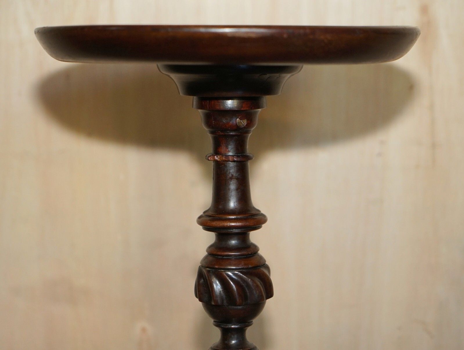Lovely Small Antique Sheraton Revival Mahogany Tripod Side End Lamp Wine Table photo 575.0