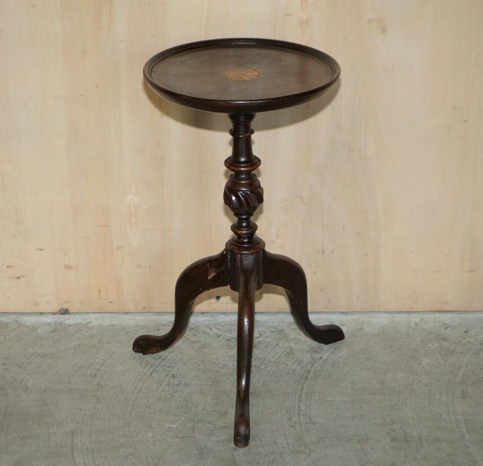 575.0 Lovely Small Antique Sheraton Revival Mahogany Tripod Side End Lamp Wine Table photo