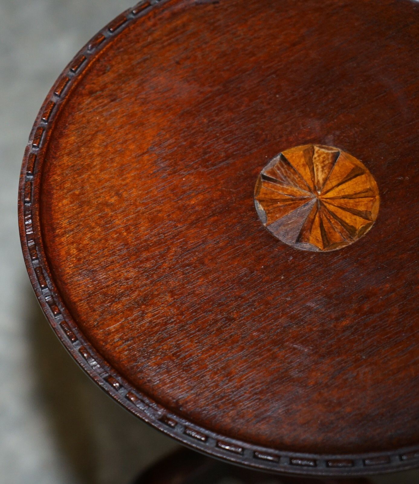 Lovely Antique Sheraton Revival Mahogany Tripod Side End Lamp Wine Table photo 575.0