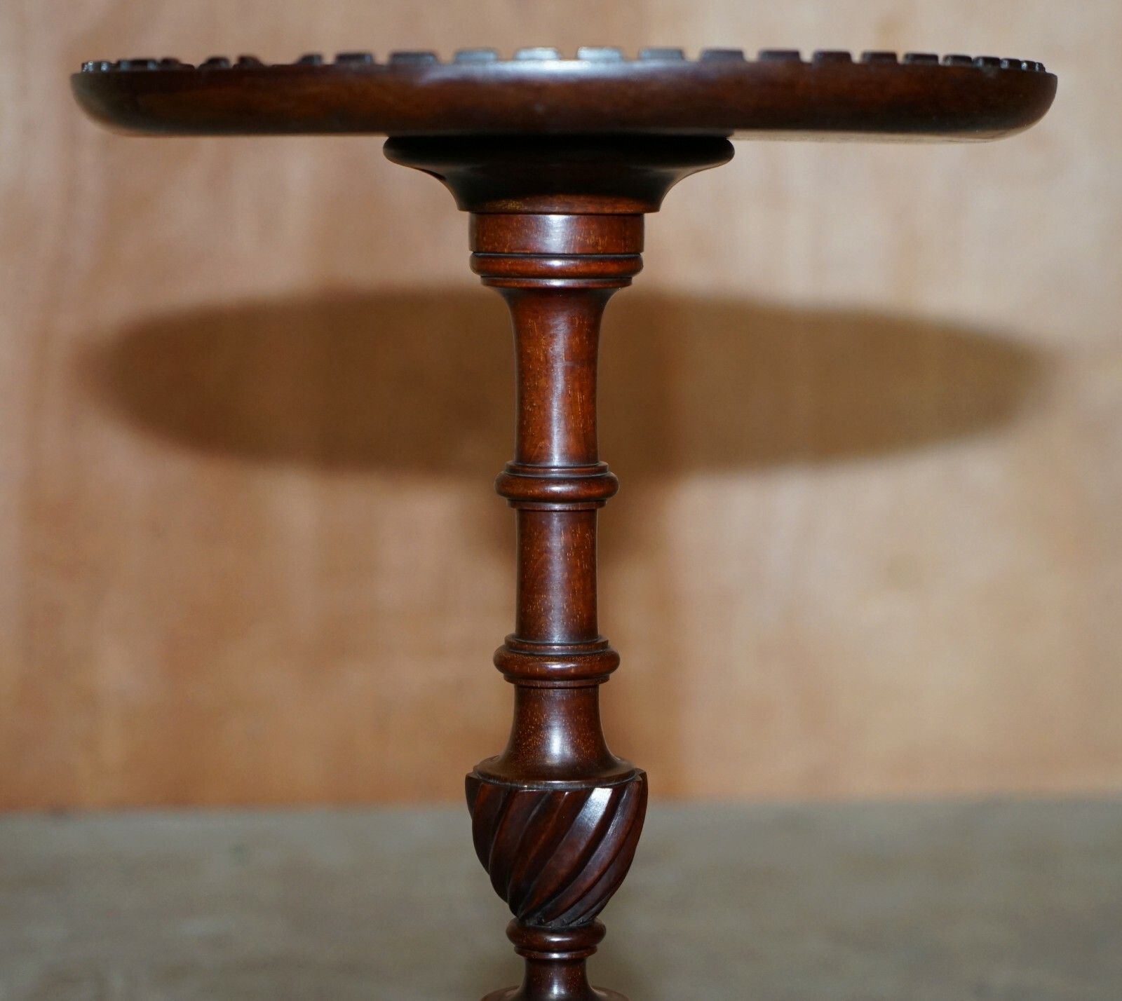 Lovely Antique Sheraton Revival Mahogany Tripod Side End Lamp Wine Table photo vintage