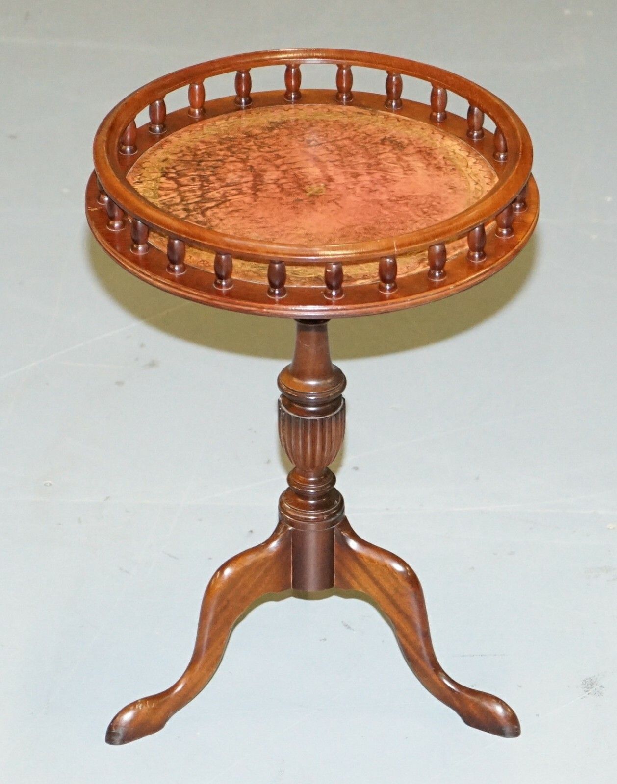 Vintage Mahogany With Brown Leather Top Gallery Rail Side End Lamp Wine Table photo furniture