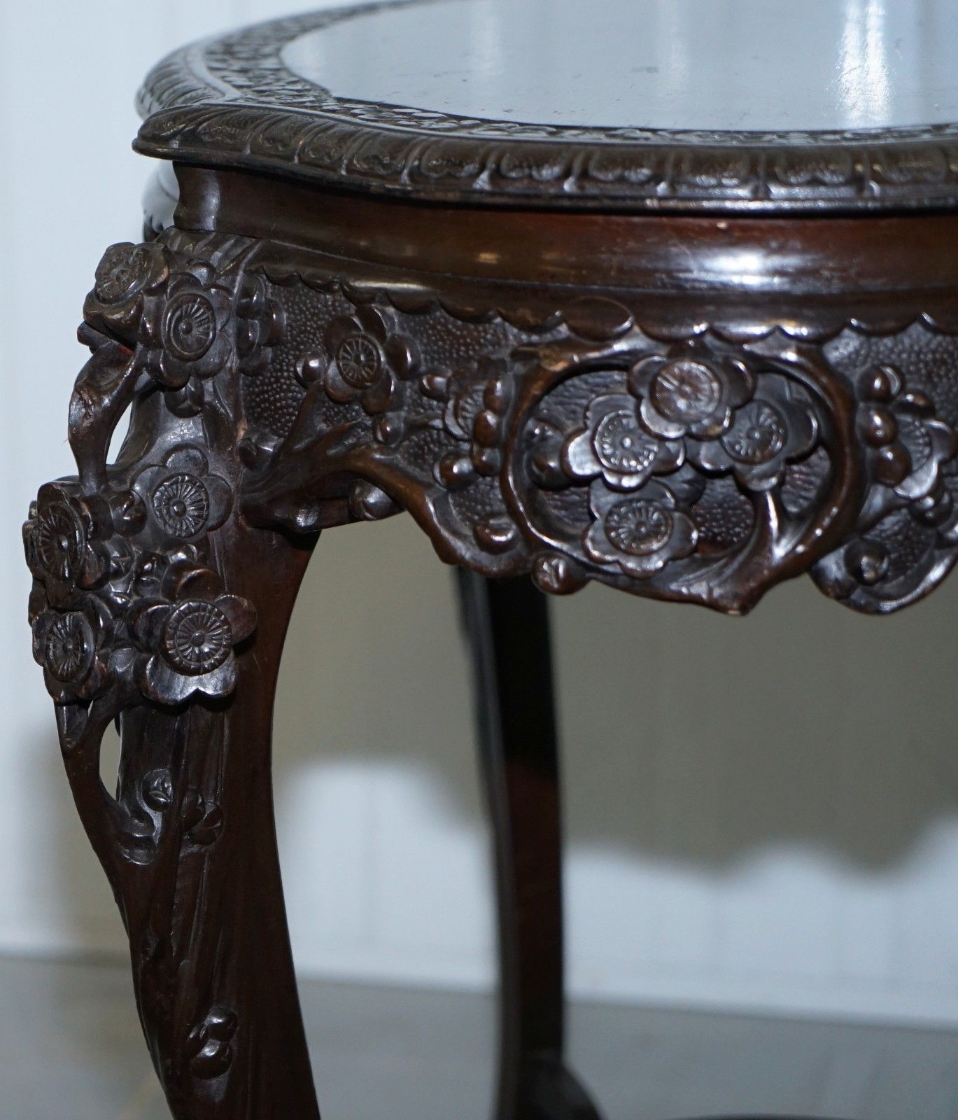 photo furniture Heavily Carved Chinese Export Occasional Centre Table Black Lacquered Finish