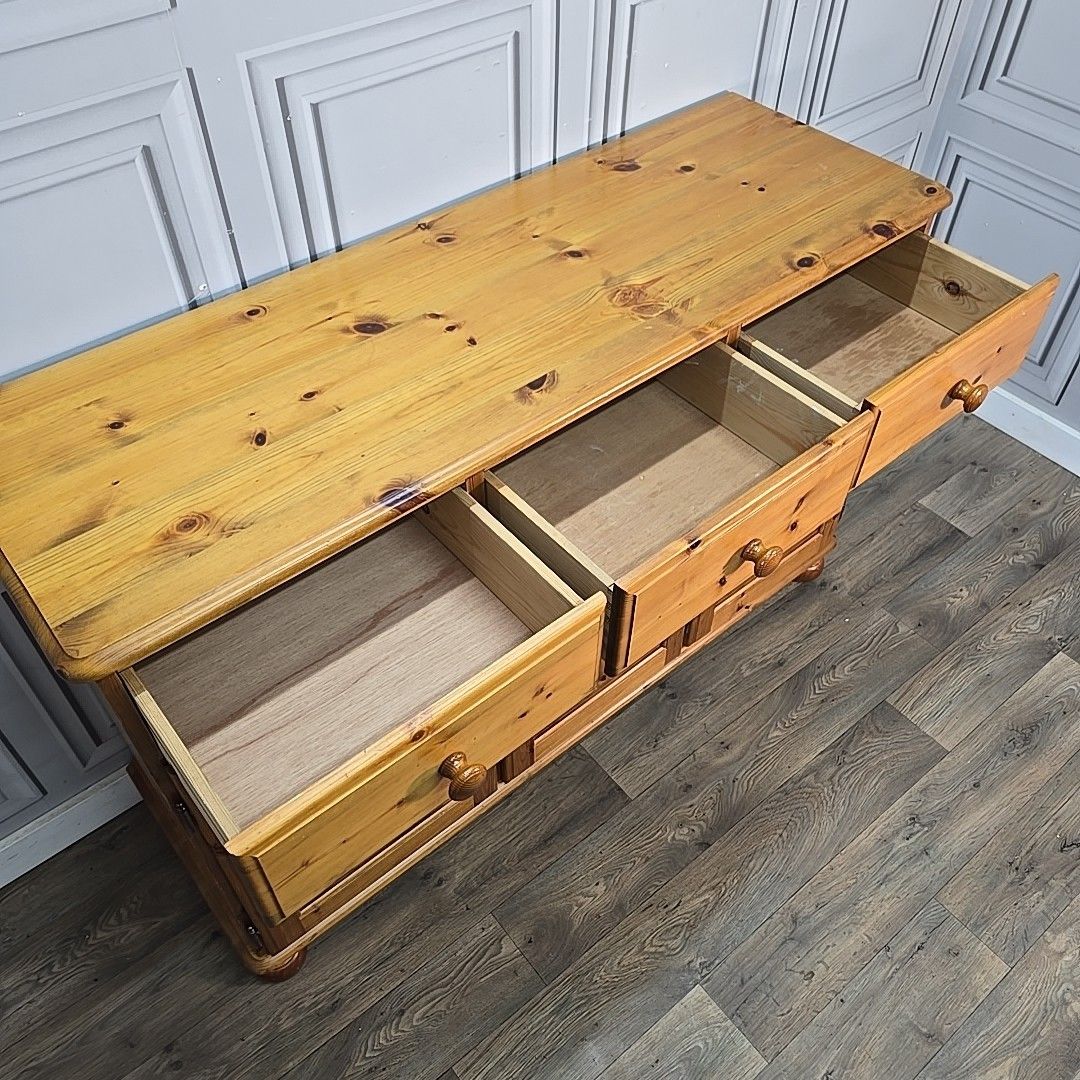 photo vintage Retro Vintage Solid Pine Wooden Sideboard Cabinet Kitchen Dresser Base Drawers
