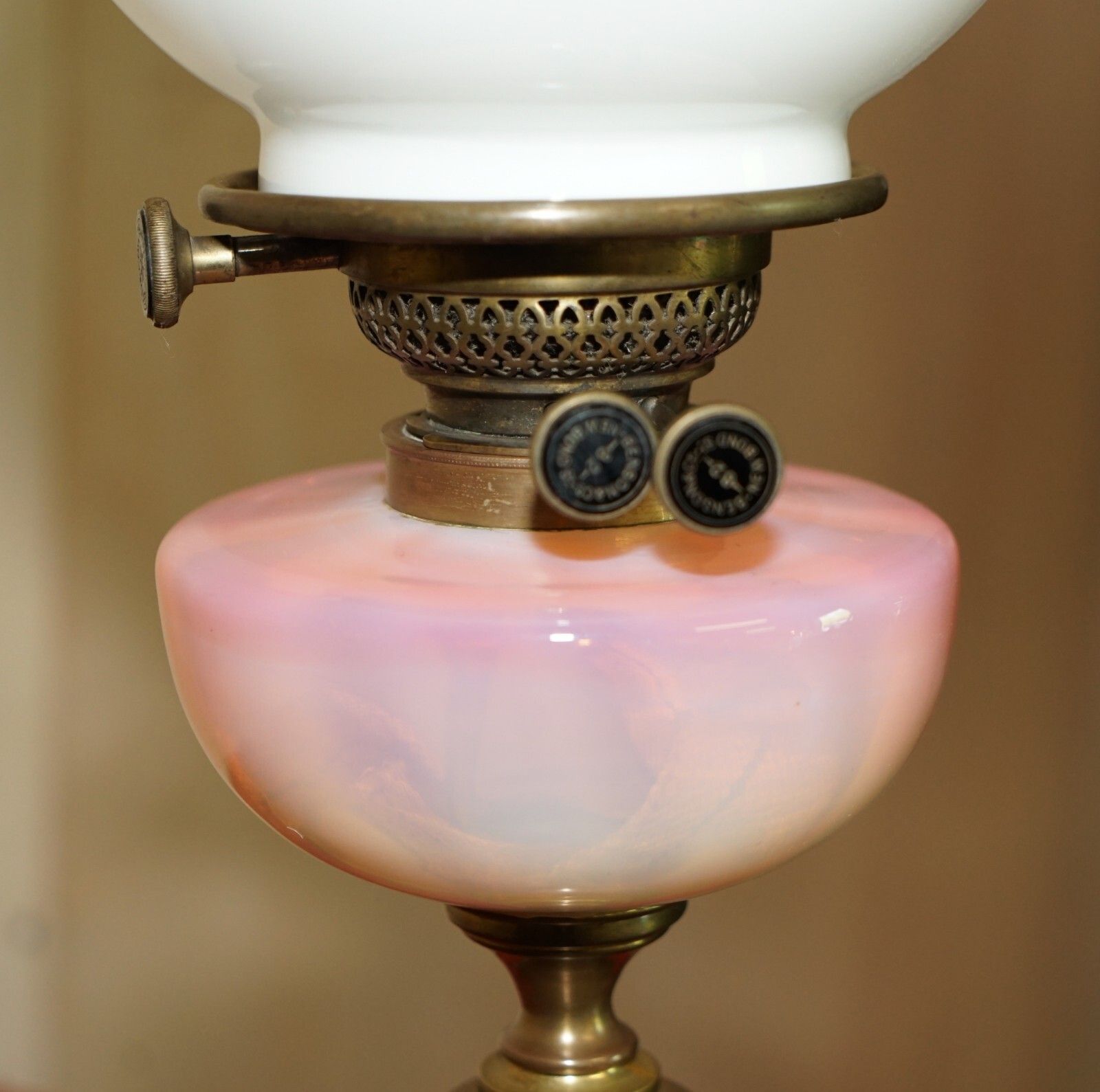 photo furniture Anitique Onyx Base Victorian Oil Lamp Original Pearl Glass Finish Oil Dome