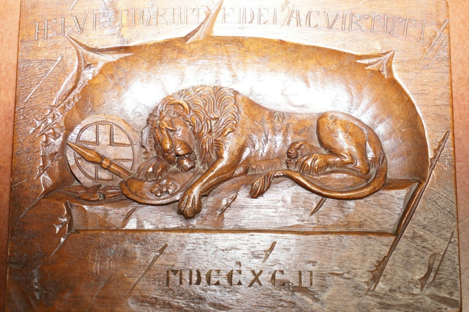 Sublime Vintage  Hand Cavred Wooden Plaque & Documents Of The Lion Of Lucerne photo Home Decor
