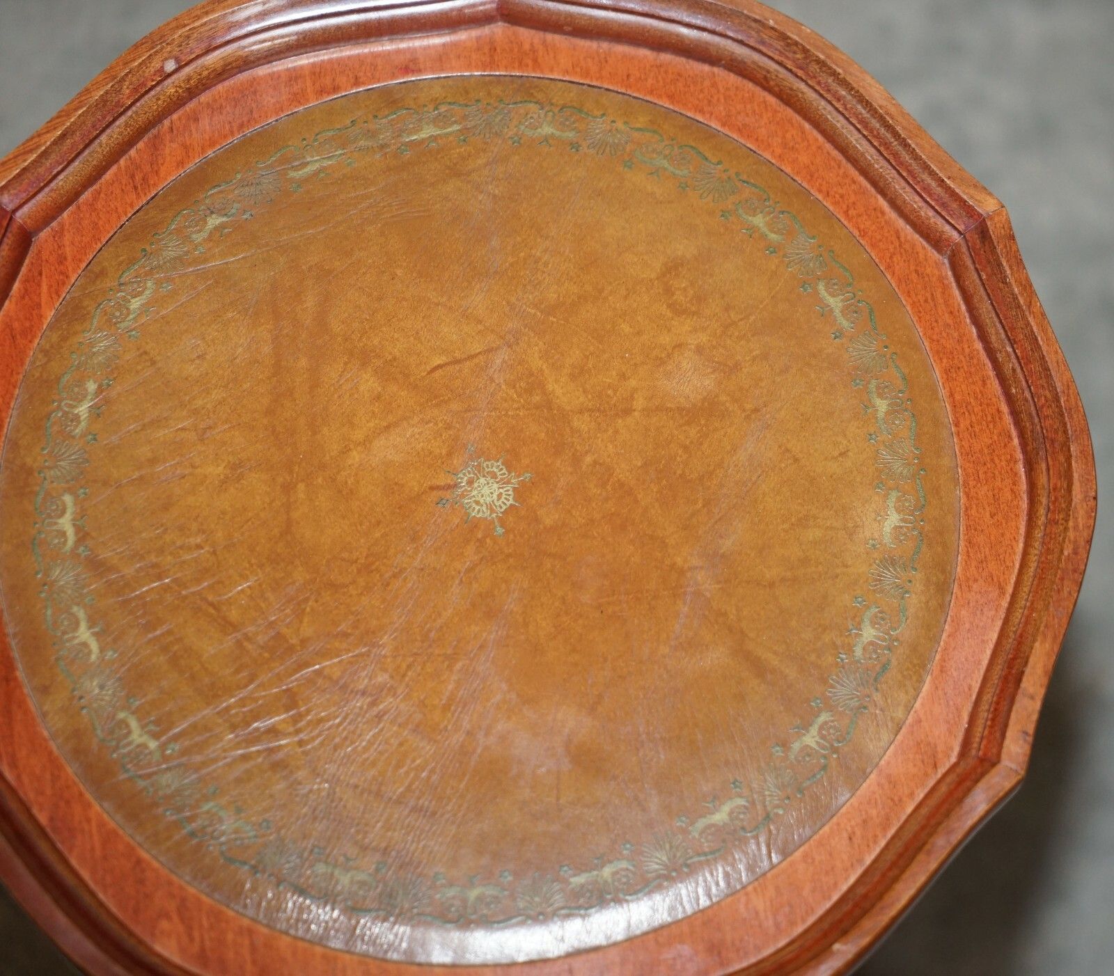 Vintage Mahogany Pie Crust Edge Brown Leather Tripod Side End Lamp Wine Table photo 480.0