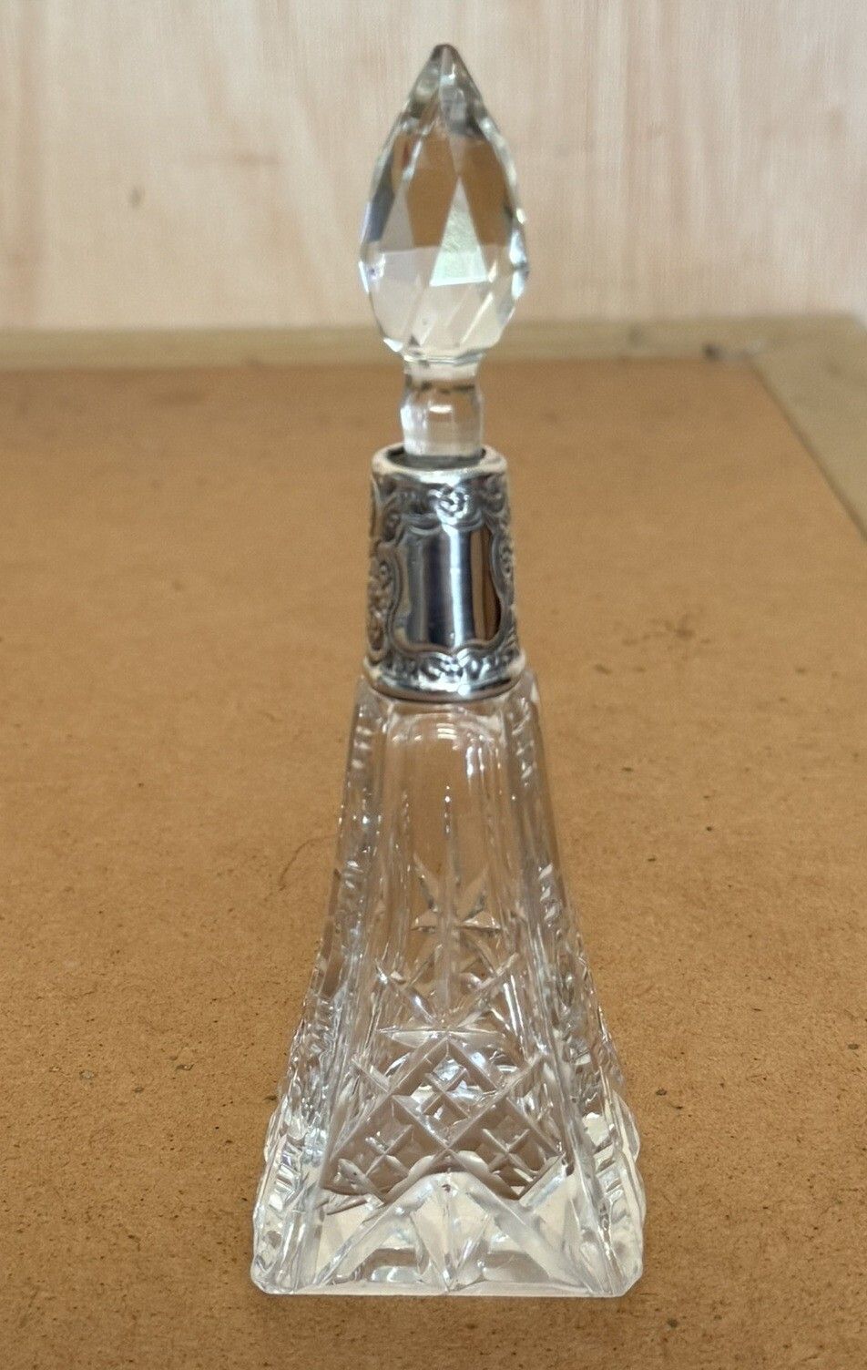 14.5cm Tall 1913 Antique Perfume Bottle Flask Cut Glass Crystal Sterling Silver