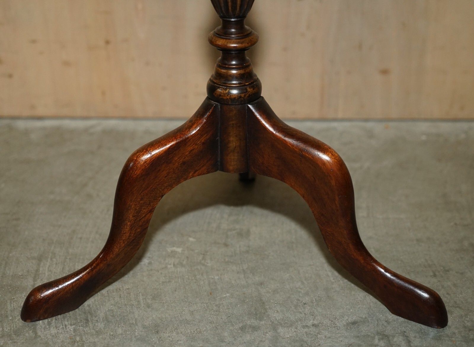 Vintage Light Mahogany With Sculpted Legs Tripod Lamp Side End Wine Table photo vintage