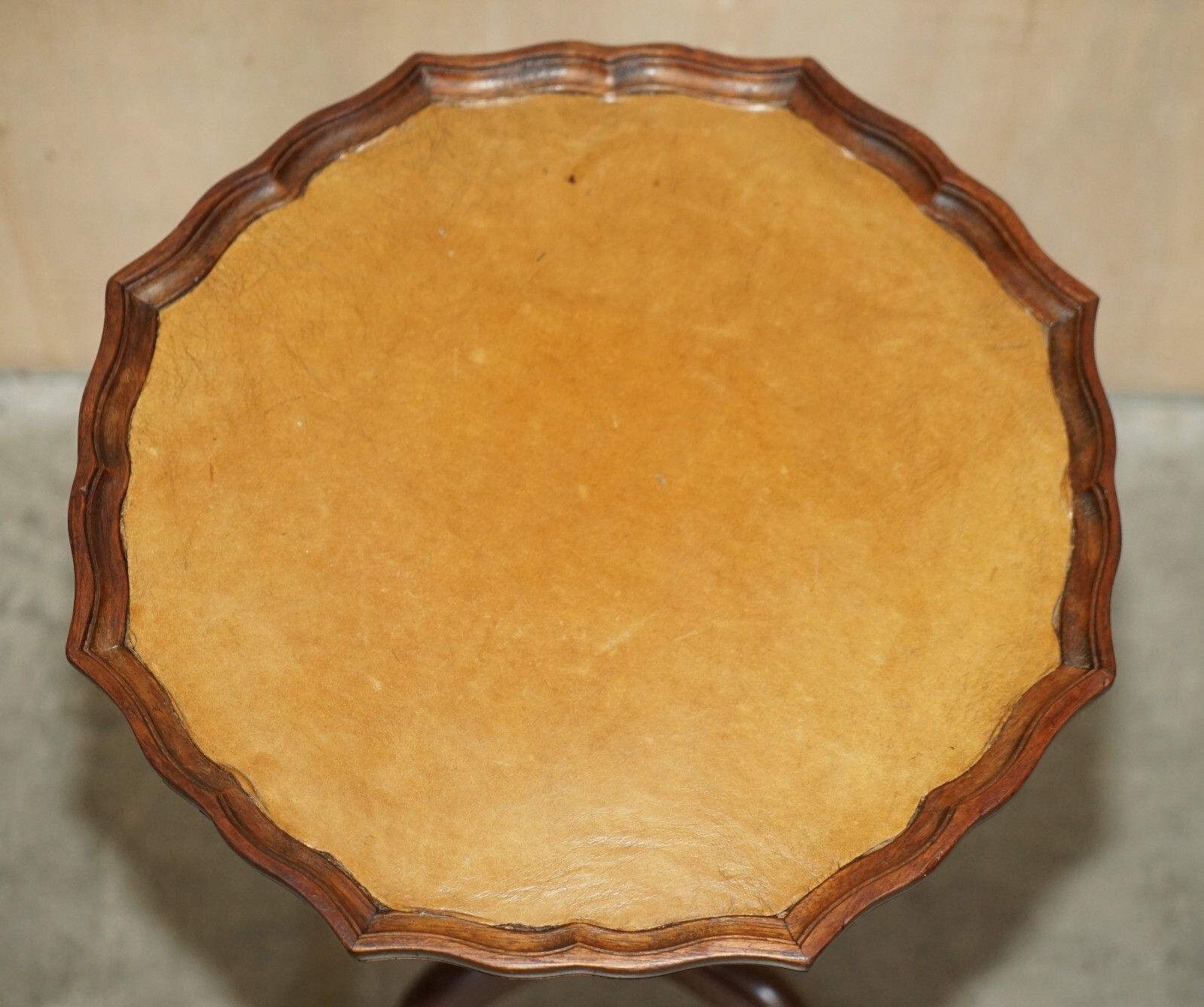photo furniture Restored Mahogany Pie Crust Edge Green Leather Tripod Side End Lamp Wine Table