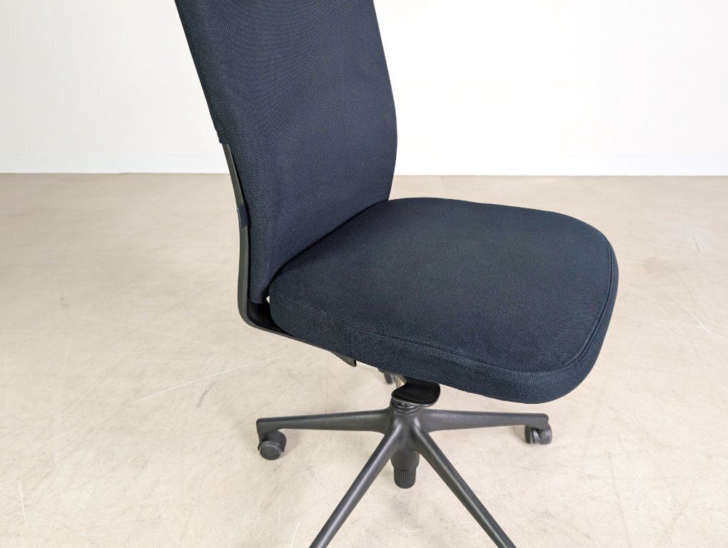 16x Vitra Bureaustoel T Chair Zwart Designstoel Directiestoel photo vintage