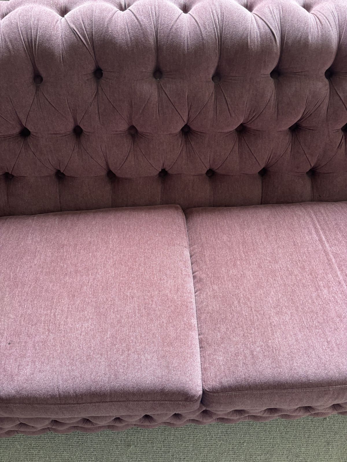 Lilac Chesterfield Sofa photo 800.0