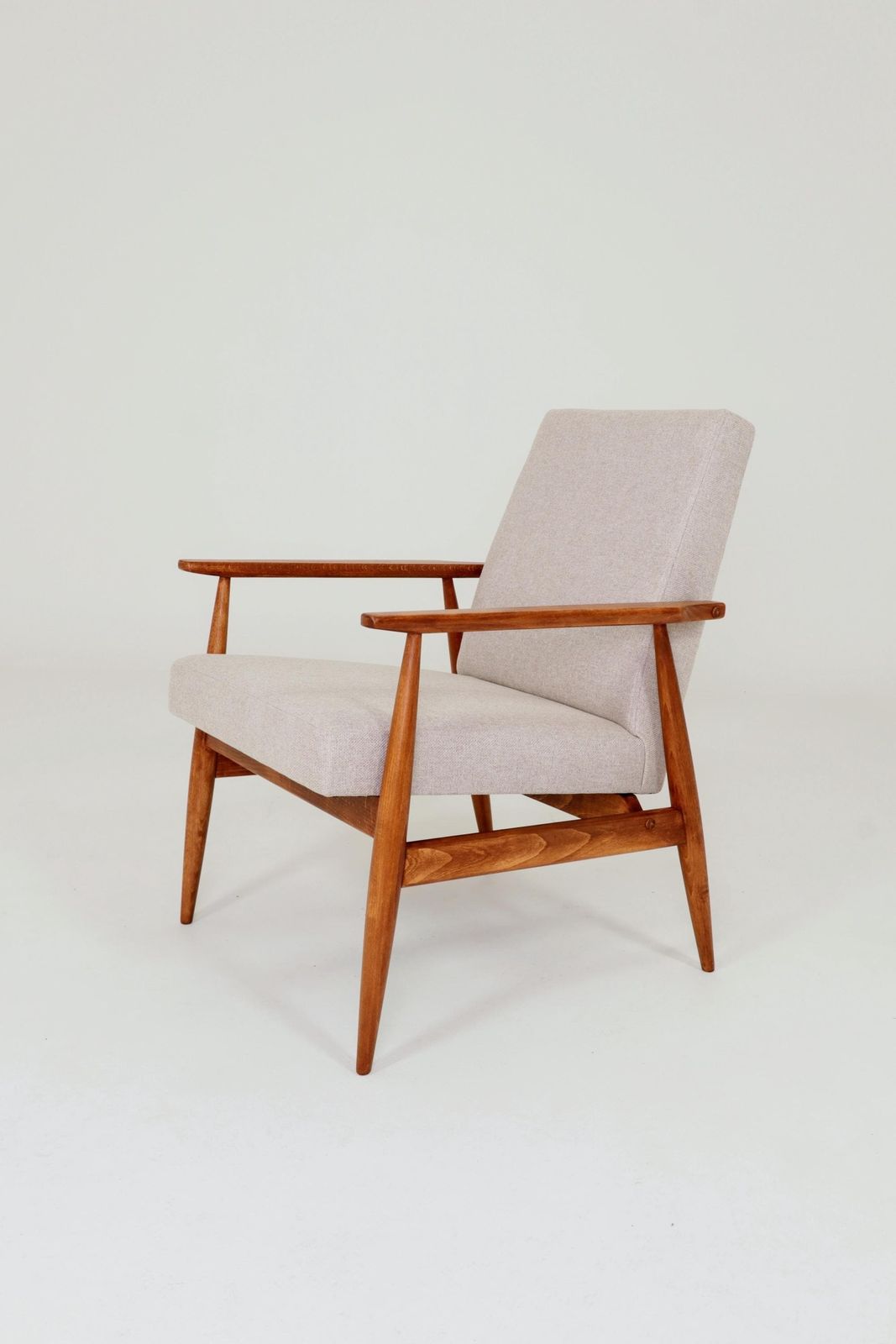 Scandinavian Lounge Chair Braid Beige Upholstery Classic Design photo 369.0