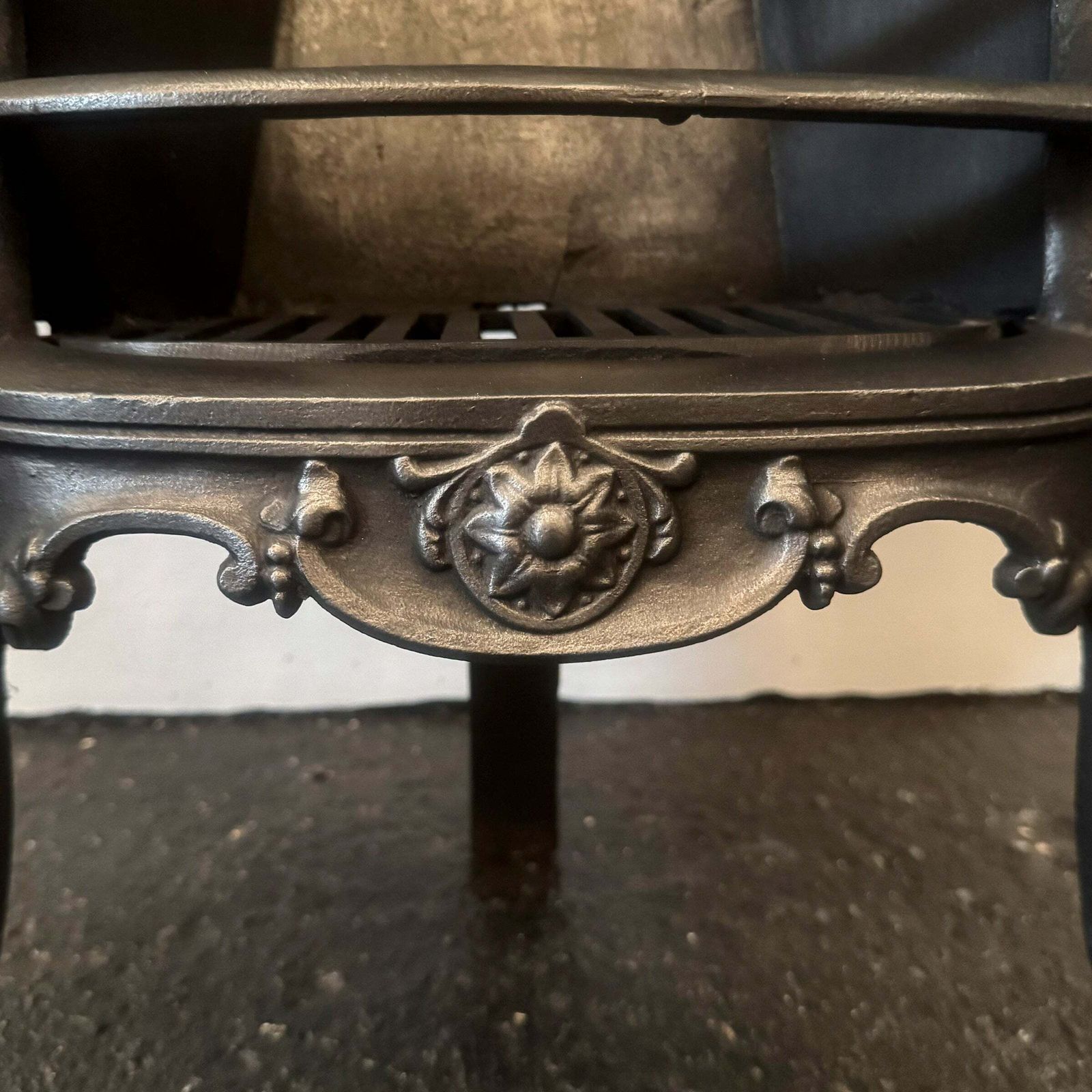 Antique Victorian Cast Iron Hob Grate Insert photo Home Fixtures