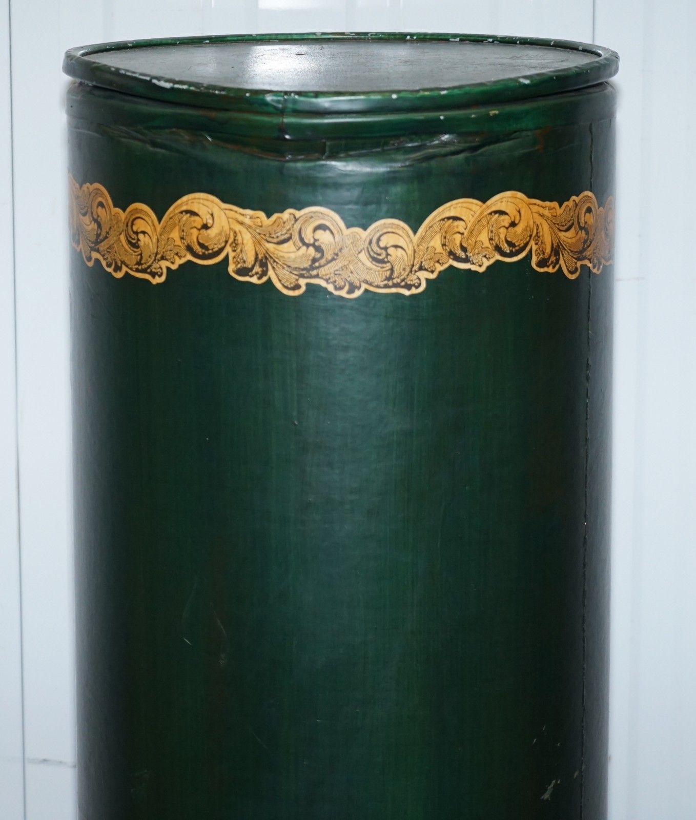 photo furniture Large Irish Green Pedestal Drum Stand With Picture Of A Victorian Lady On
