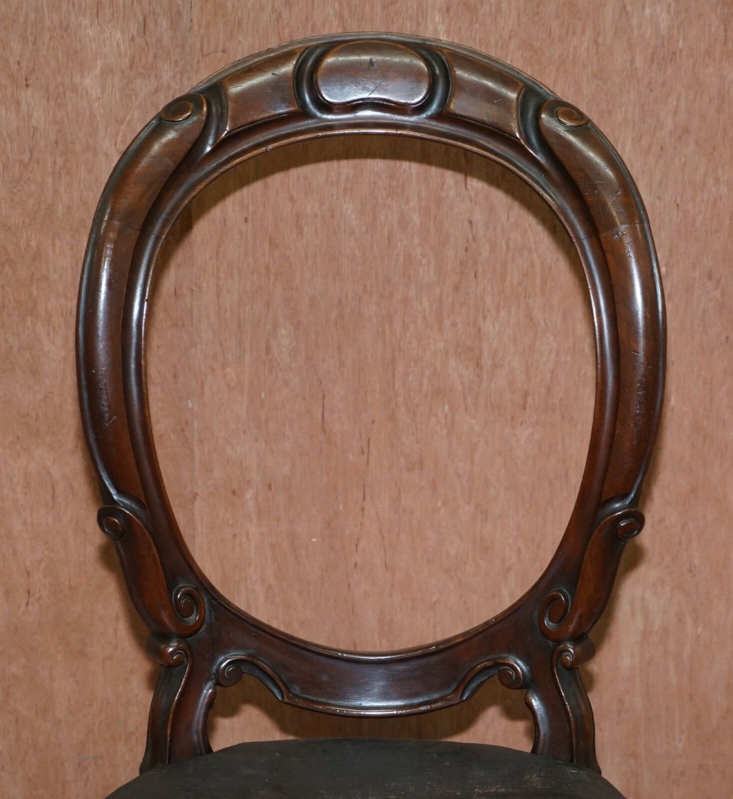 Victorian Hand Carved Mahogany Spoon Medallion Back Occasional Dining Chair photo for sale